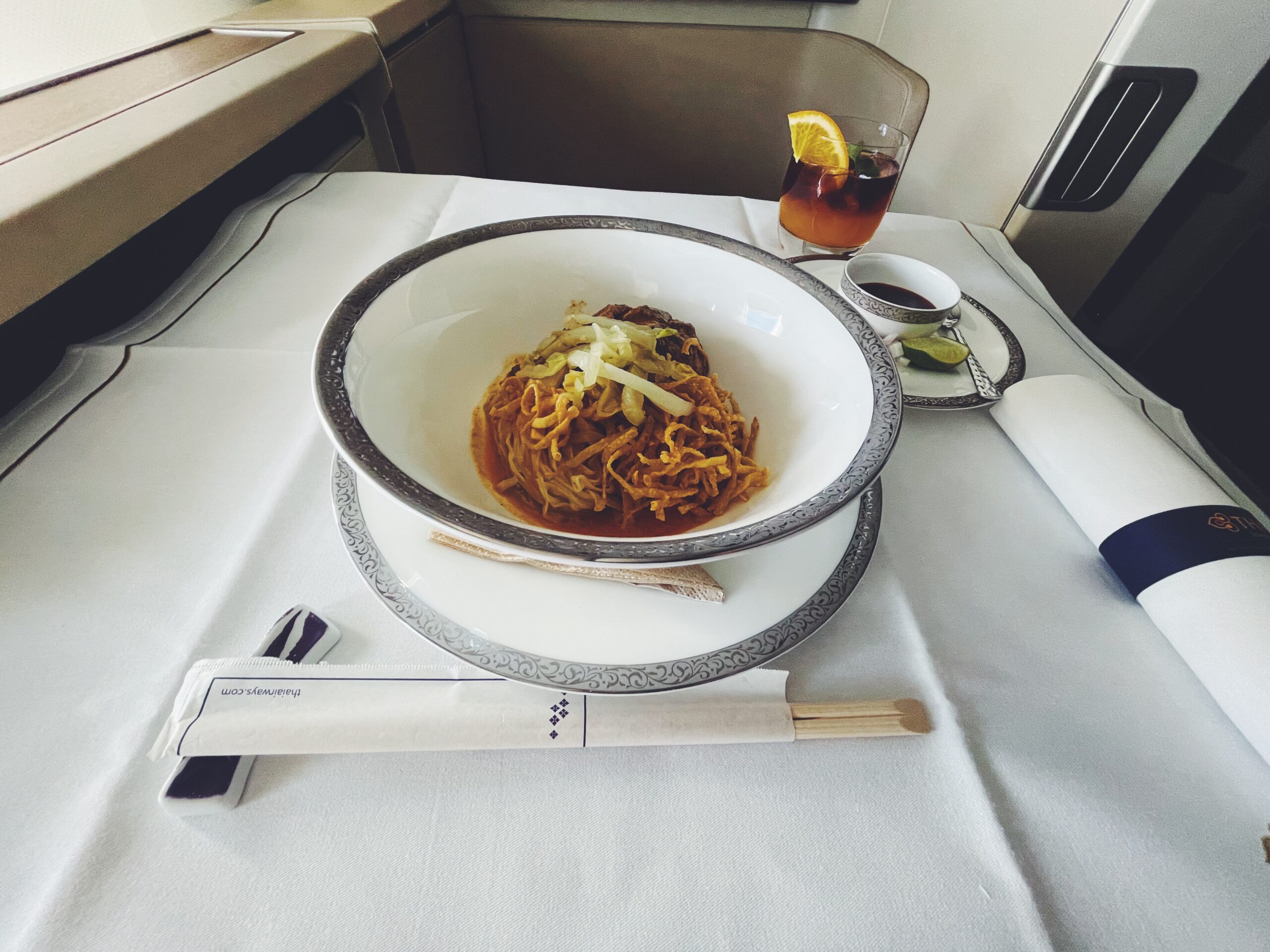 タイ航空７７W ファーストクラス機内食